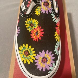 New, Vans Classic Slip-O Shoes Peace Floral Women’s Size 6.5 NIB